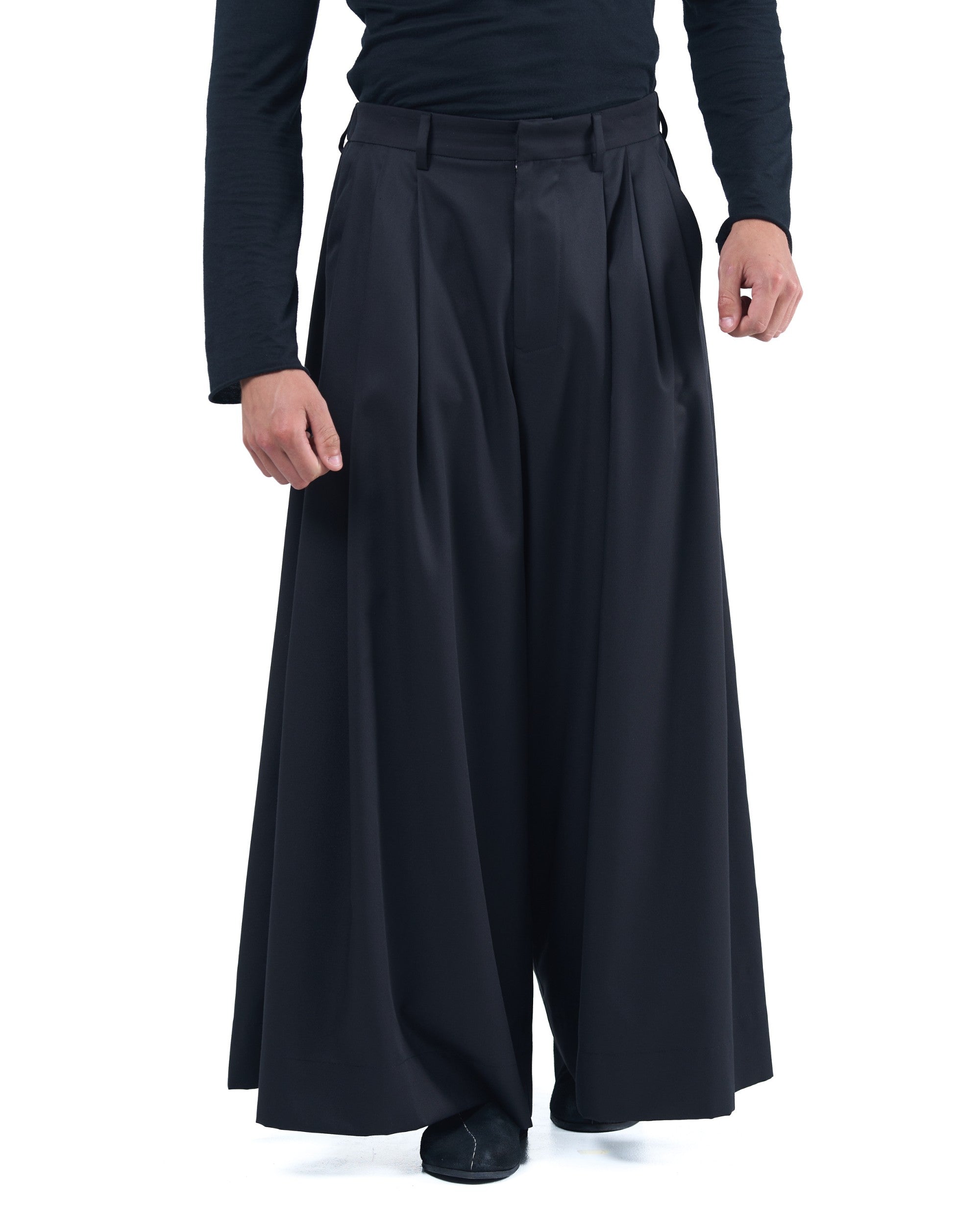 パンツ NOT CONVENTIONAL tuck pleats hakama pant tuck pleats hakama pantsの通販情報 - NOT CONVENTIONAL公式通販