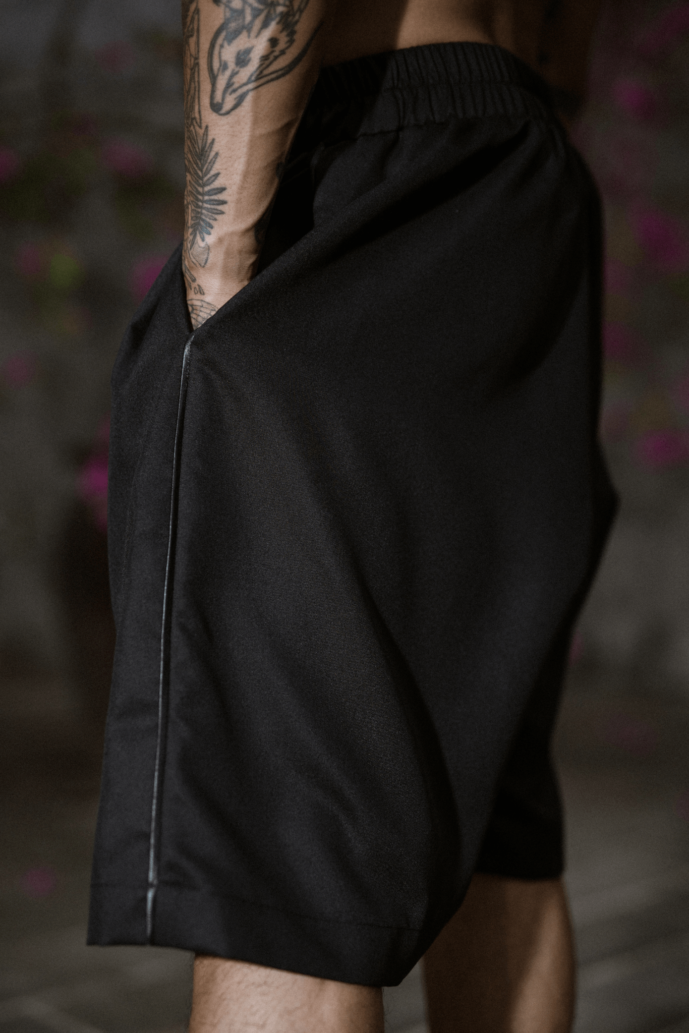 MENS BASIC BLACK SHORTS - OVERZ