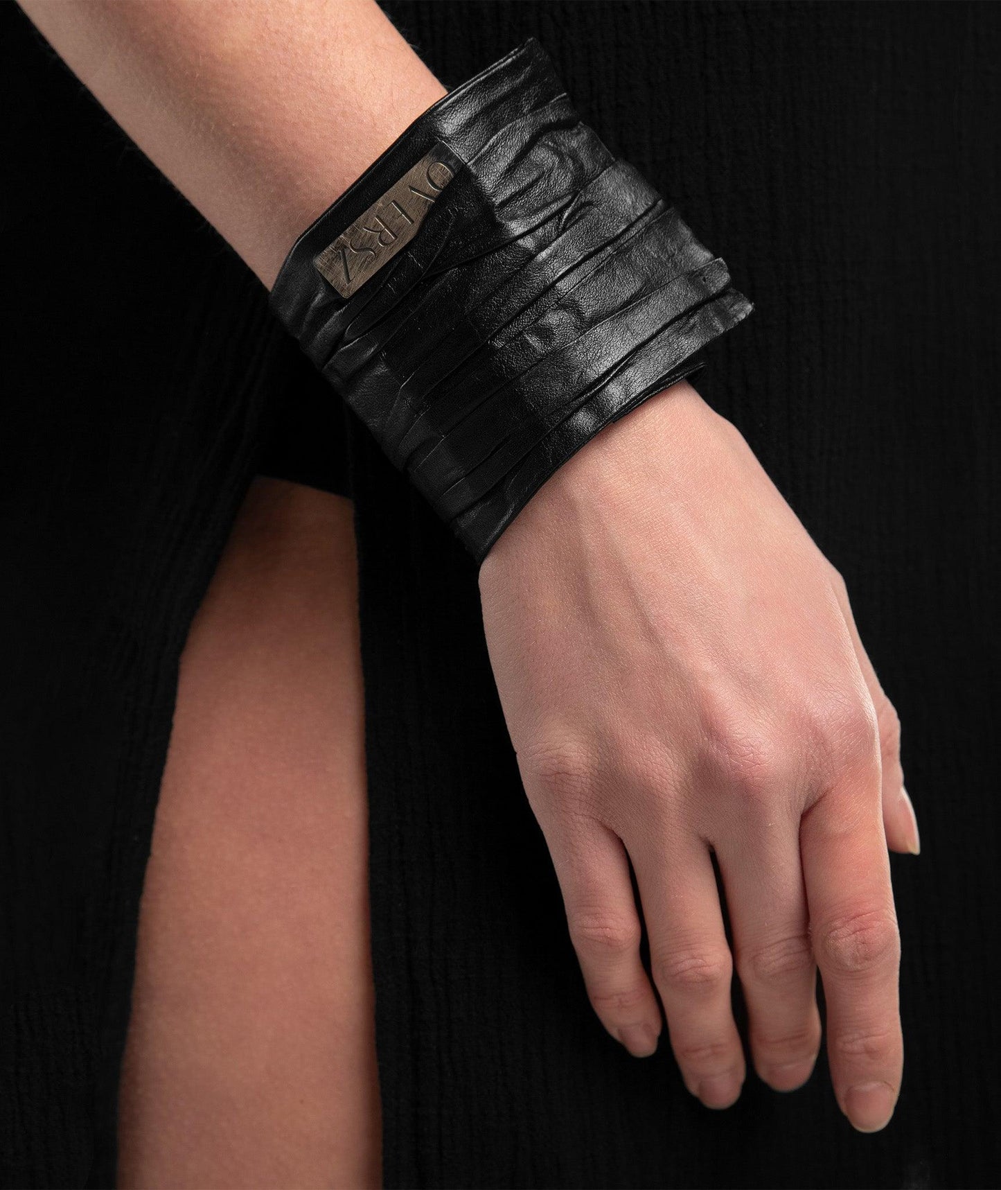 LEATHER WRISTBAND - OVERZ