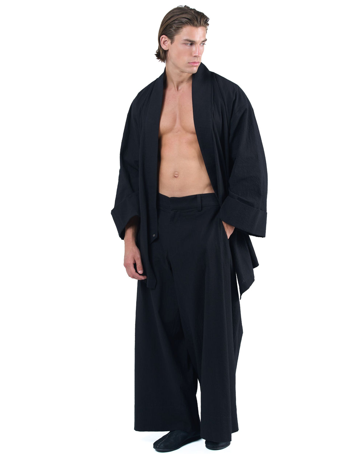 OVERZ KOKUEN black men's kimono top with oversized silhouette, wide sleeves and Japanese-inspired crossover design.