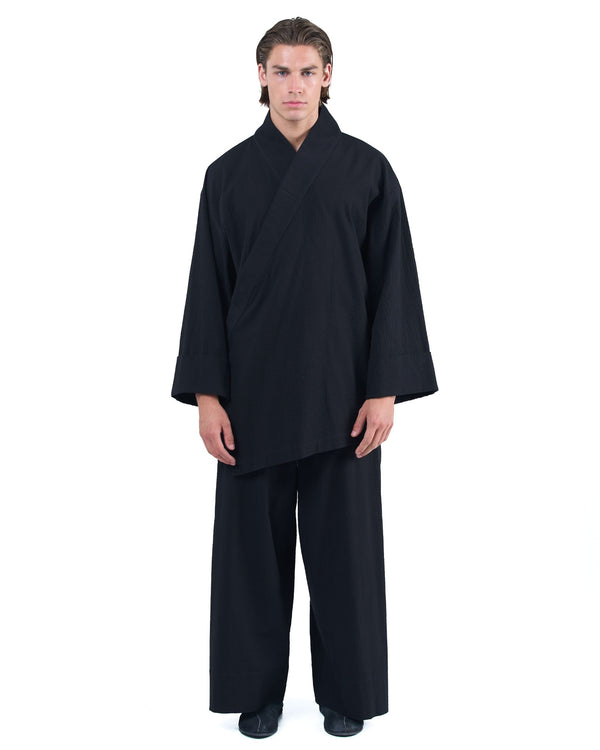 OVERZ KOKUEN black men's kimono top with oversized silhouette, wide sleeves and Japanese-inspired crossover design.