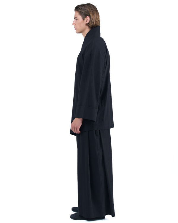 OVERZ KOKUEN black men's kimono top with oversized silhouette, wide sleeves and Japanese-inspired crossover design.