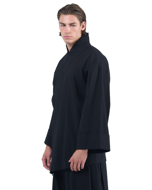 OVERZ KOKUEN black men's kimono top with oversized silhouette, wide sleeves and Japanese-inspired crossover design.
