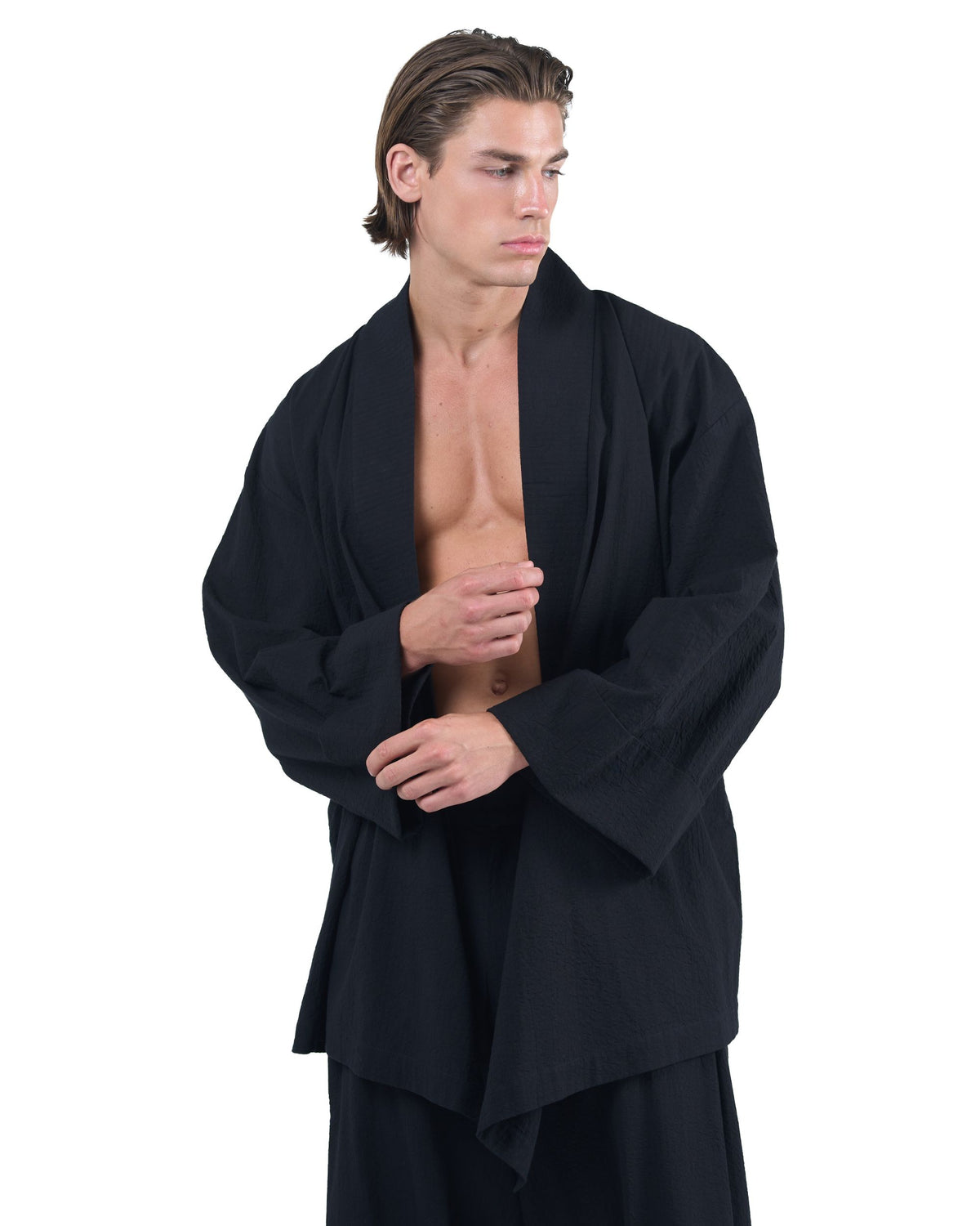 OVERZ KOKUEN black men's kimono top with oversized silhouette, wide sleeves and Japanese-inspired crossover design.