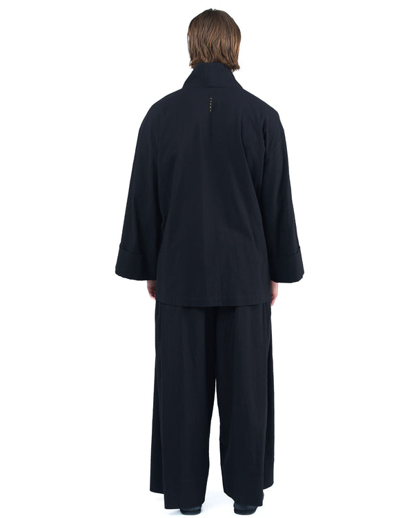 OVERZ KOKUEN black men's kimono top with oversized silhouette, wide sleeves and Japanese-inspired crossover design.