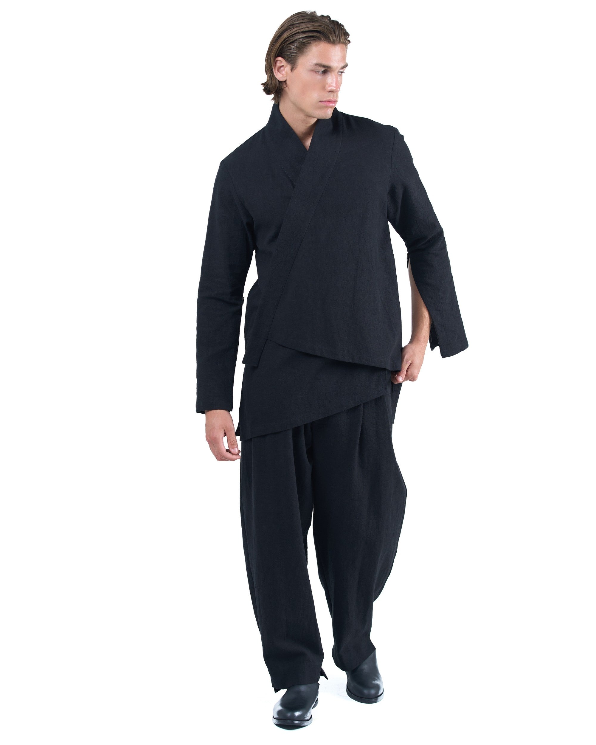 Black kimono-style shirt in nettle fabric with magnetic fastening and embroidered logo by OVERZ