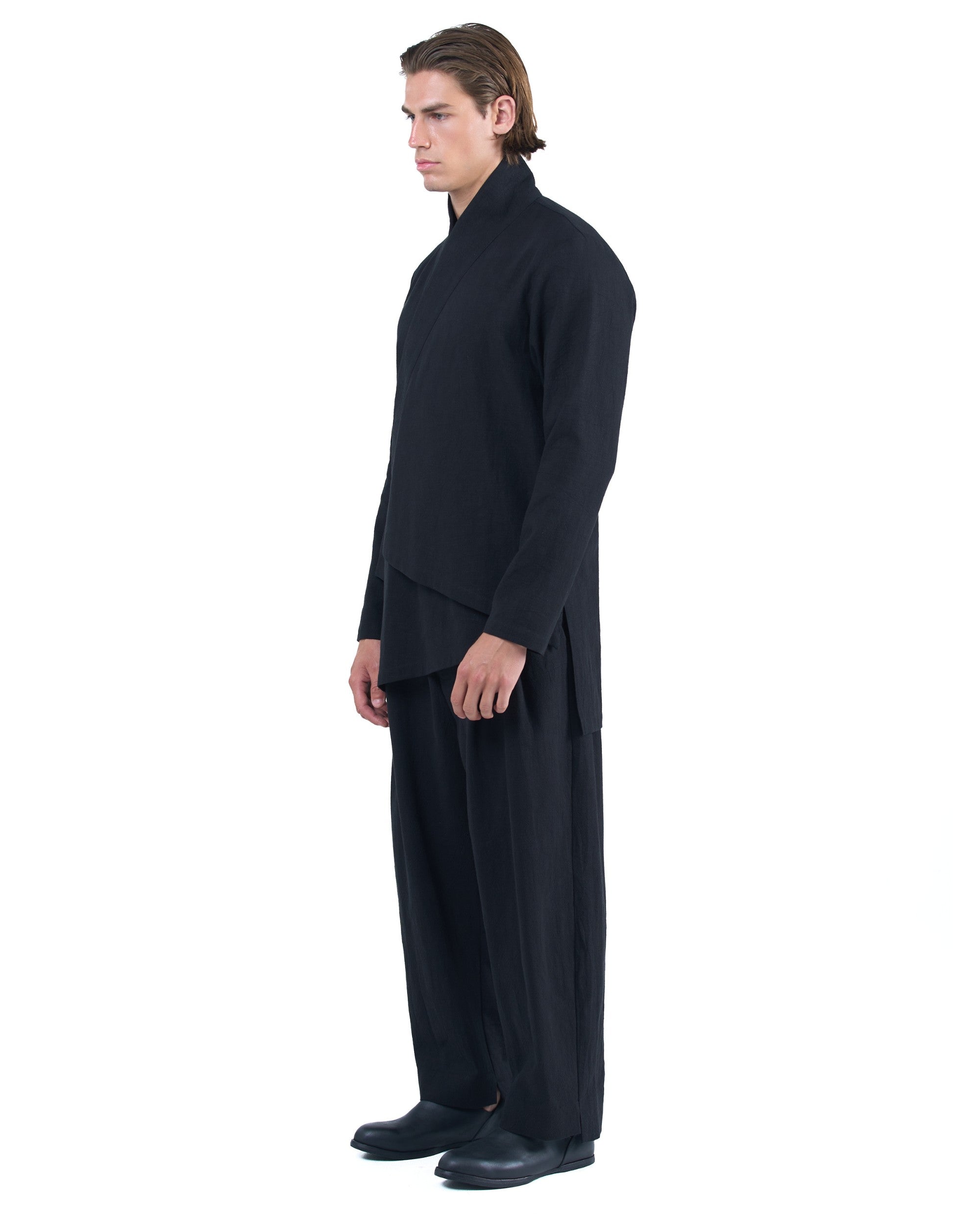 Black kimono-style shirt in nettle fabric with magnetic fastening and embroidered logo by OVERZ