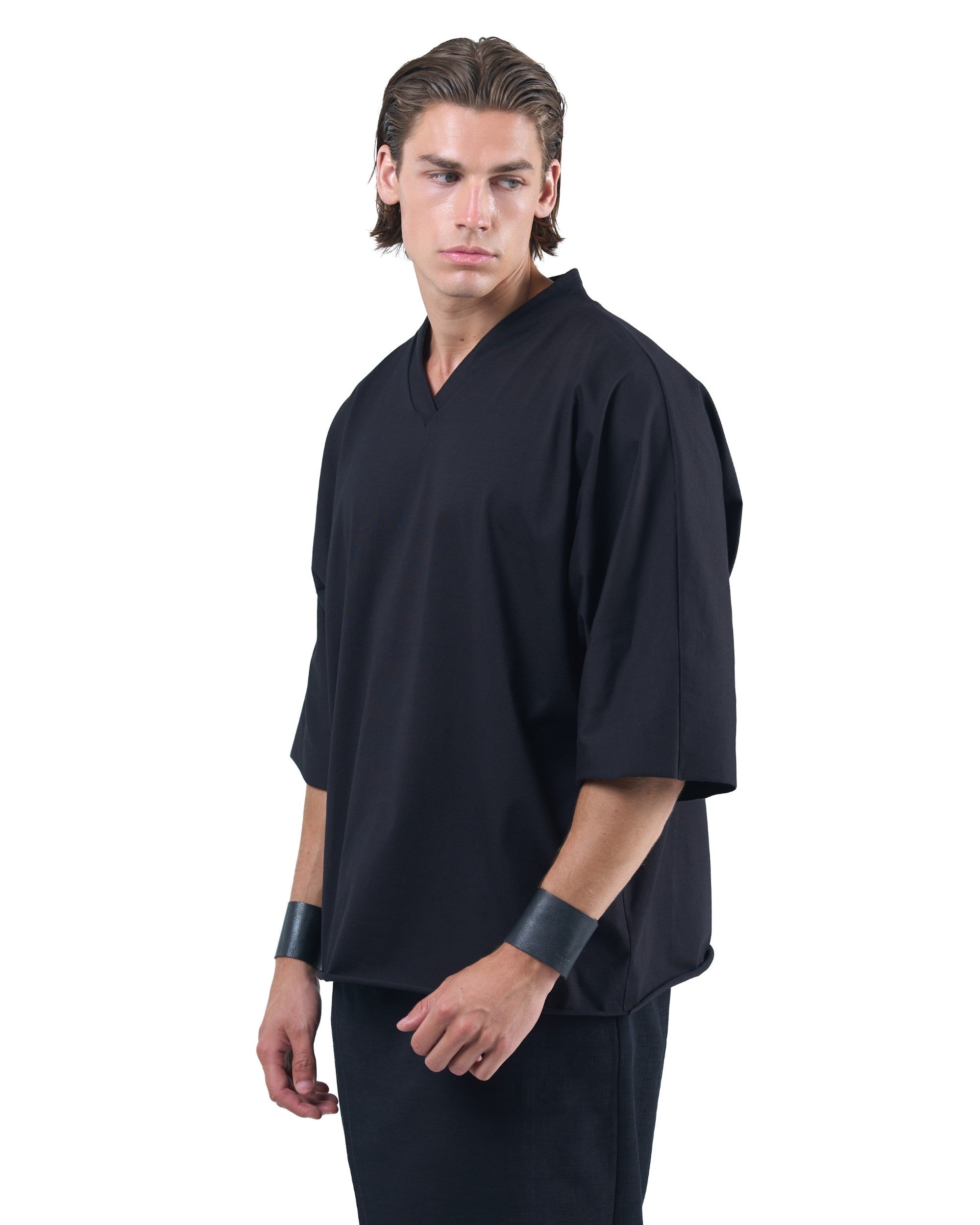 T-SHIRT V NECK