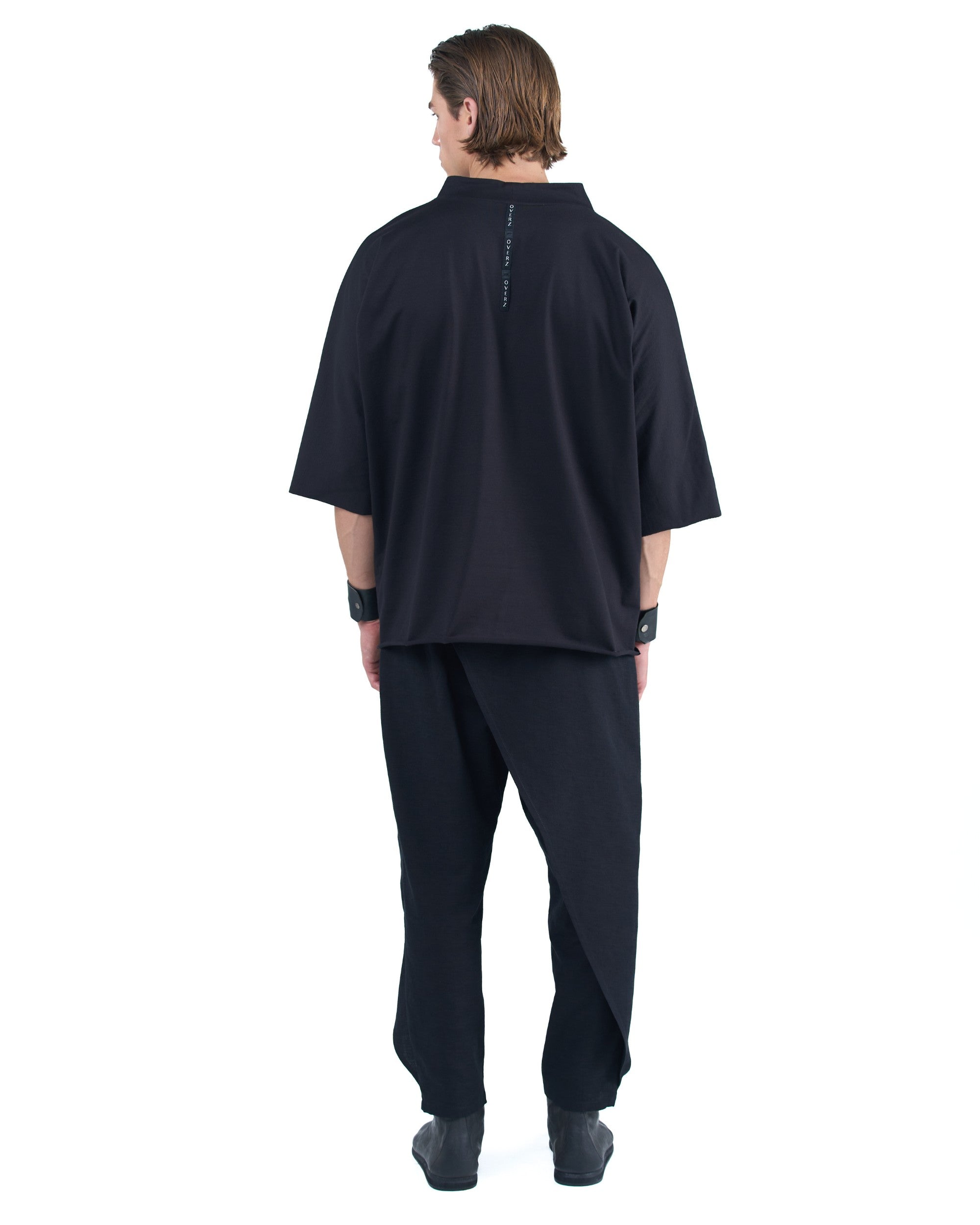 T-SHIRT V NECK