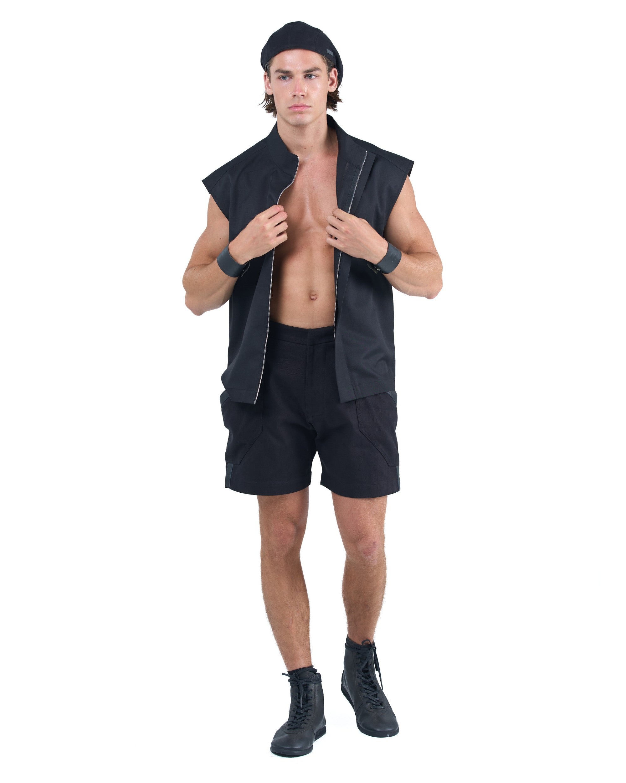 SLEEVELESS ZIP VEST