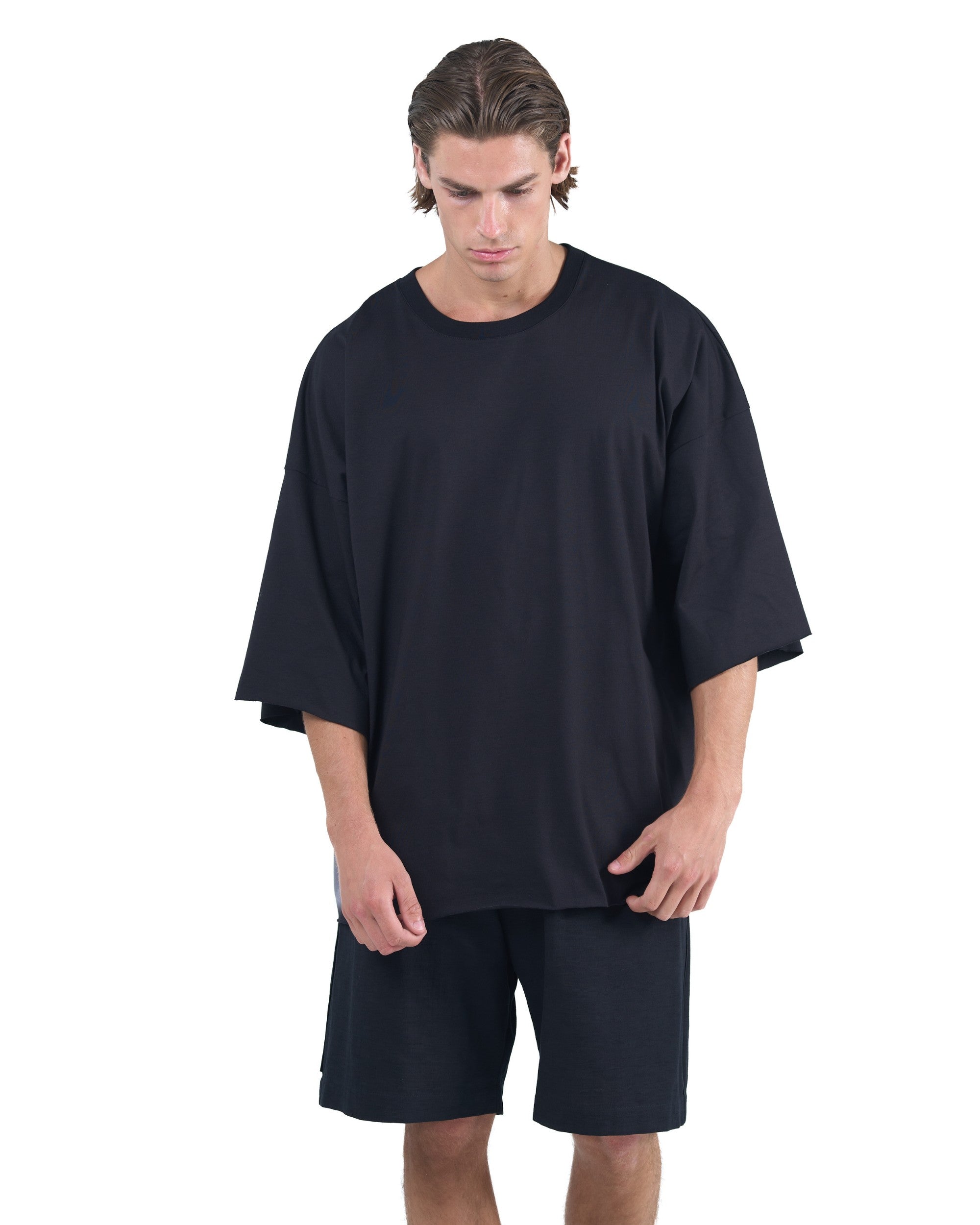 Black oversized T-shirt with round neckline and relaxed silhouette OVERZ