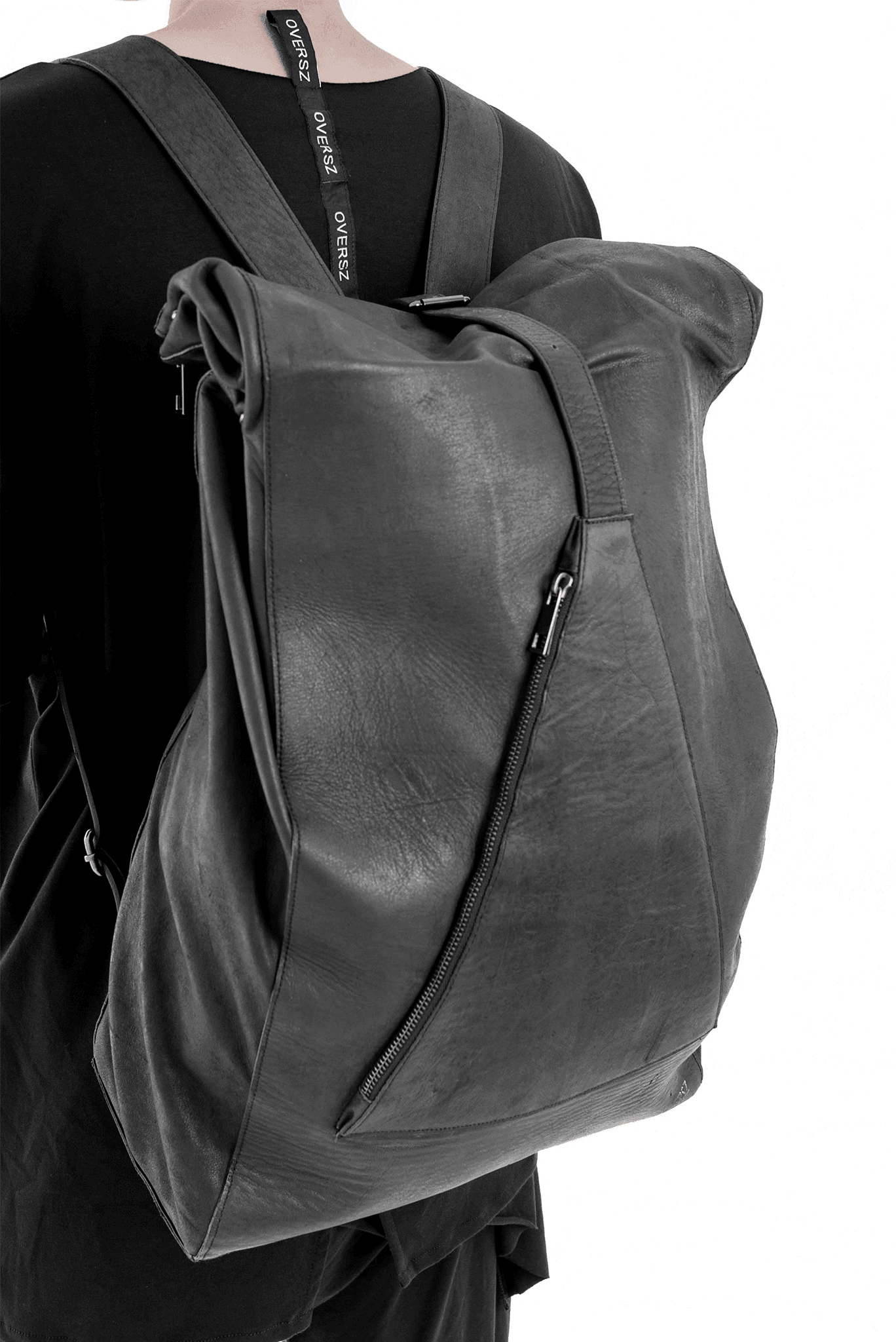 LARGE LEATHER BACKPACK - OVERZ